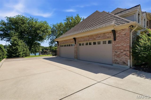 11701 Lakeshore Drive, Creve Coeur, MO 63141
