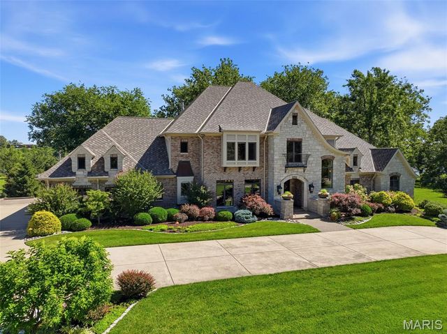 11701 Lakeshore Drive, Creve Coeur, MO 63141