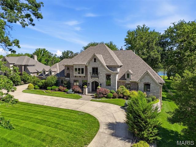 11701 Lakeshore Drive, Creve Coeur, MO 63141