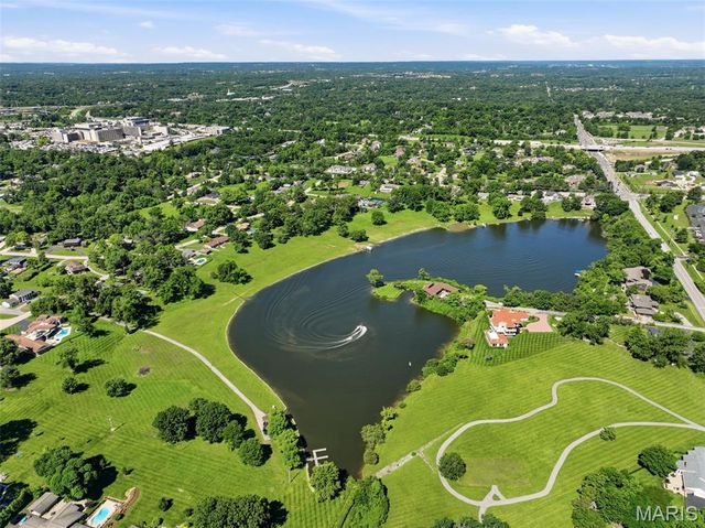 11701 Lakeshore Drive, Creve Coeur, MO 63141