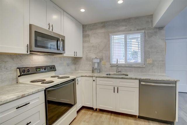 1450 N Riverside Drive 101, Pompano Beach, FL 33062