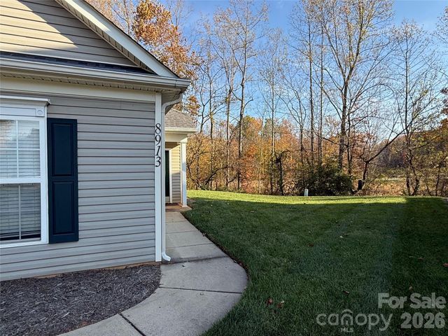 8913 Cinnabay Drive, Charlotte, NC 28216