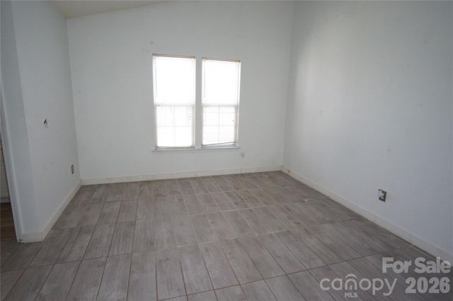 8913 Cinnabay Drive, Charlotte, NC 28216