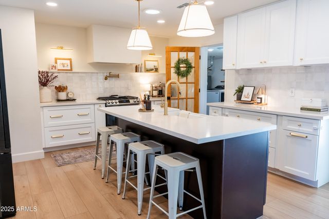 1021 E PALMAIRE Avenue, Phoenix, AZ 85020