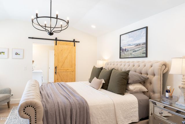 1021 E PALMAIRE Avenue, Phoenix, AZ 85020