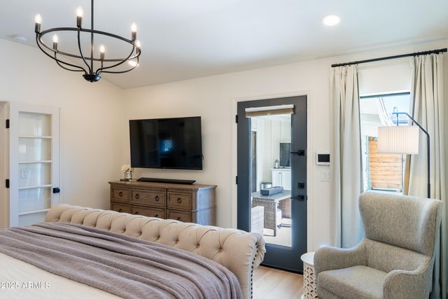 1021 E PALMAIRE Avenue, Phoenix, AZ 85020