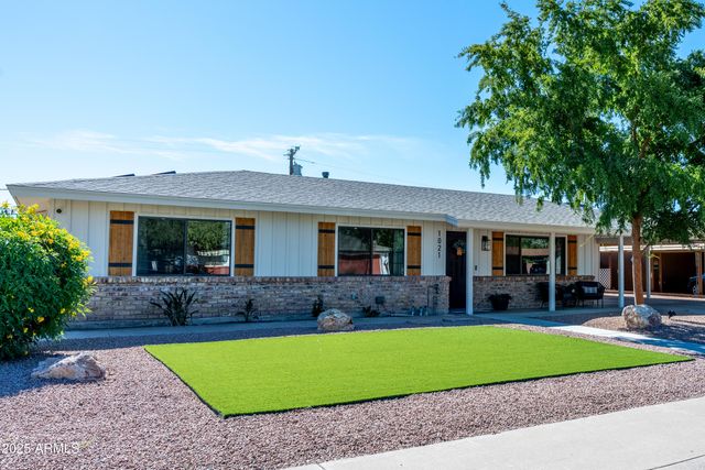 1021 E PALMAIRE Avenue, Phoenix, AZ 85020