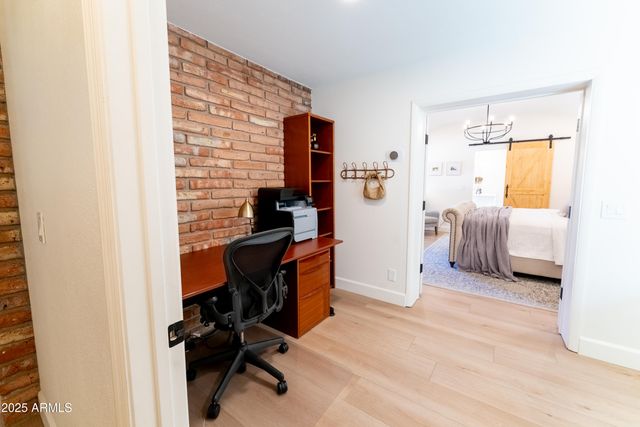 1021 E PALMAIRE Avenue, Phoenix, AZ 85020