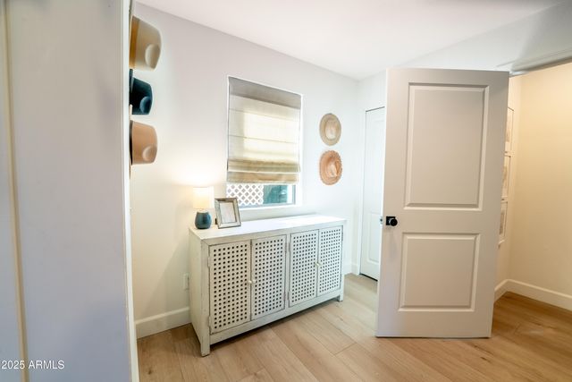 1021 E PALMAIRE Avenue, Phoenix, AZ 85020