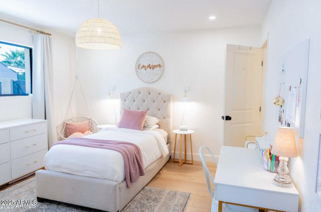 1021 E PALMAIRE Avenue, Phoenix, AZ 85020