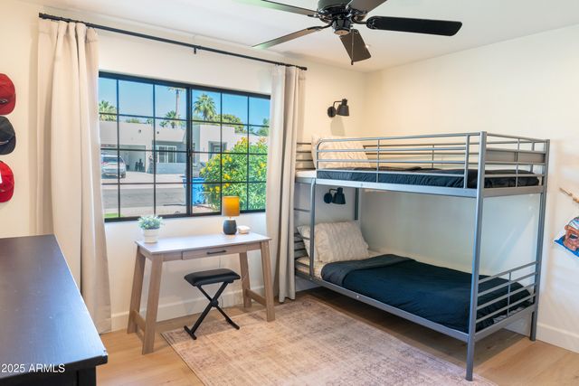 1021 E PALMAIRE Avenue, Phoenix, AZ 85020