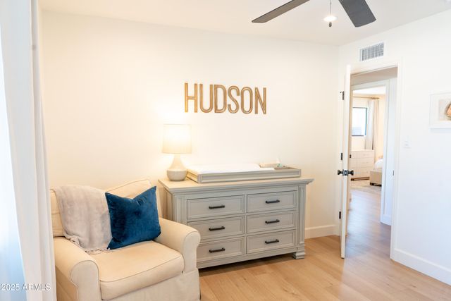 1021 E PALMAIRE Avenue, Phoenix, AZ 85020