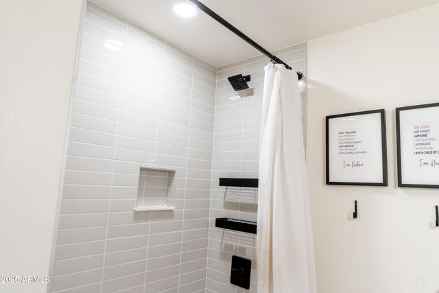 1021 E PALMAIRE Avenue, Phoenix, AZ 85020