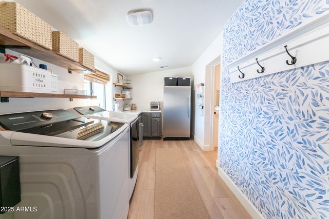 1021 E PALMAIRE Avenue, Phoenix, AZ 85020