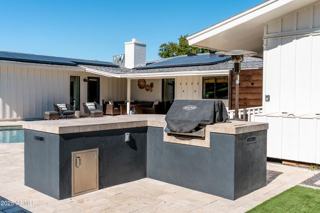 1021 E PALMAIRE Avenue, Phoenix, AZ 85020