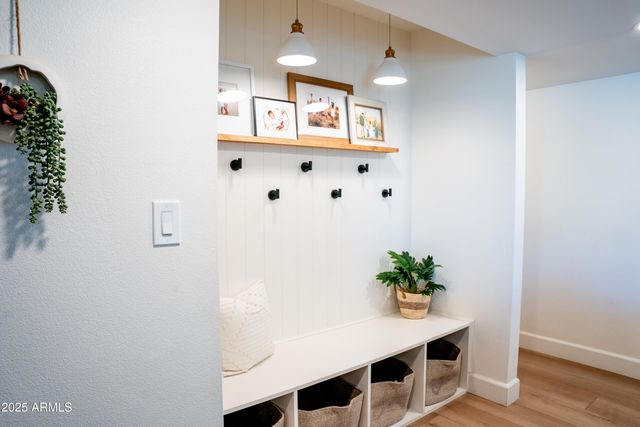 1021 E PALMAIRE Avenue, Phoenix, AZ 85020