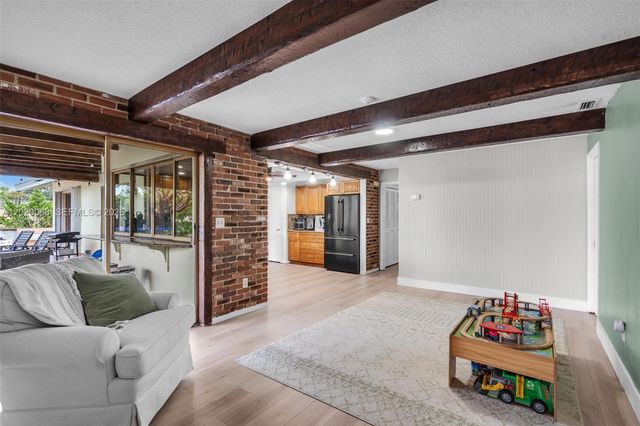 3671 NW 98th Ter, Coral Springs, FL 33065