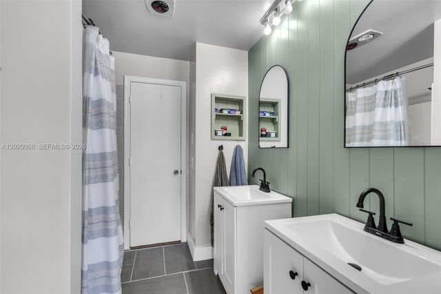 3671 NW 98th Ter, Coral Springs, FL 33065