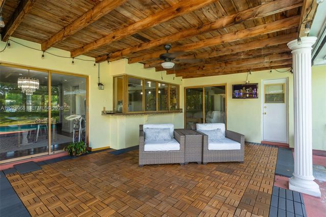 3671 NW 98th Ter, Coral Springs, FL 33065