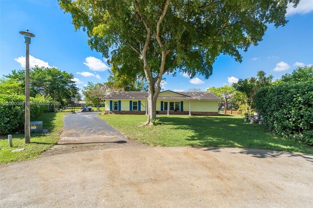 3671 NW 98th Ter, Coral Springs, FL 33065