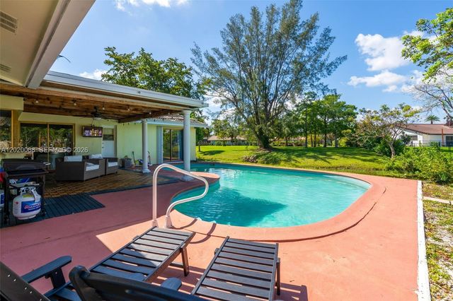 3671 NW 98th Ter, Coral Springs, FL 33065