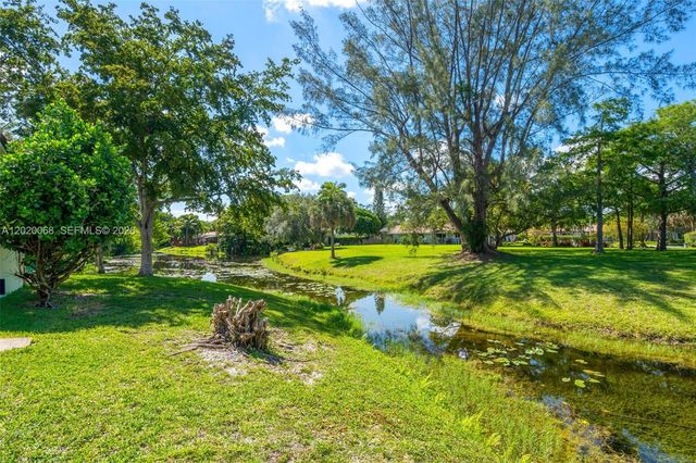 3671 NW 98th Ter, Coral Springs, FL 33065