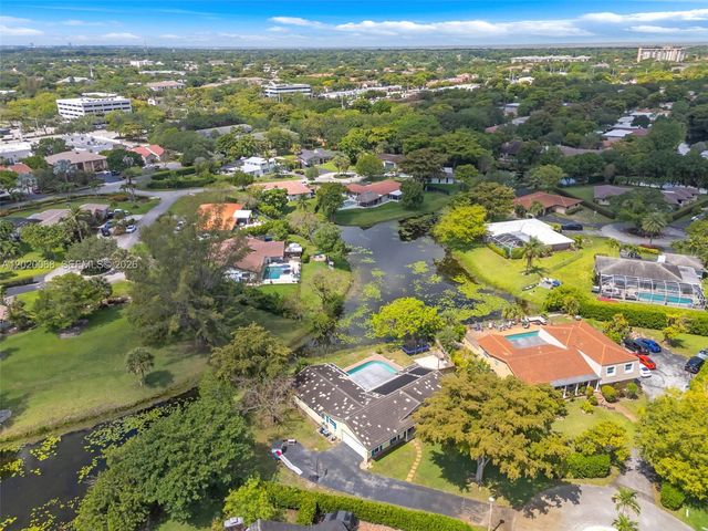 3671 NW 98th Ter, Coral Springs, FL 33065