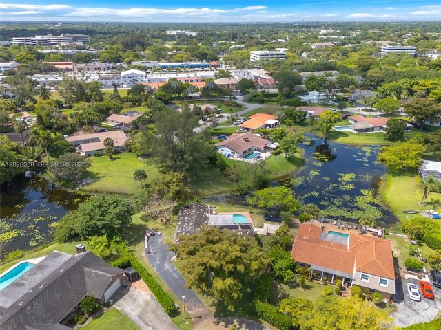 3671 NW 98th Ter, Coral Springs, FL 33065