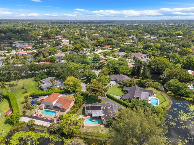 3671 NW 98th Ter, Coral Springs, FL 33065