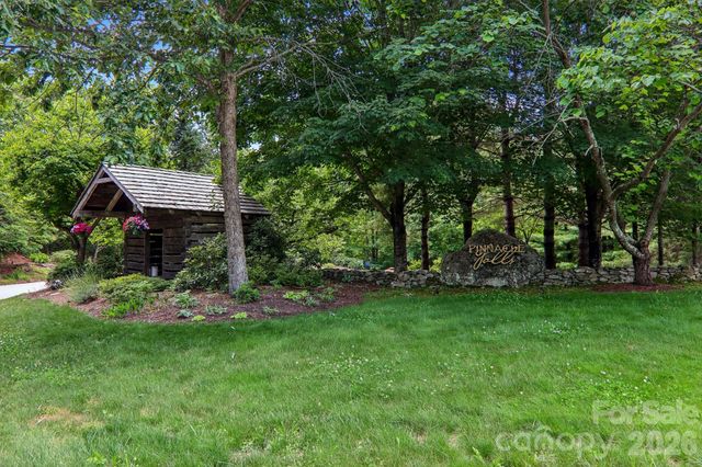 11 Magnolia Branch Drive, Zirconia, NC 28790