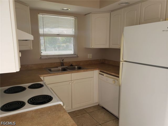 1103 SW 48th TER, Cape Coral, FL 33914