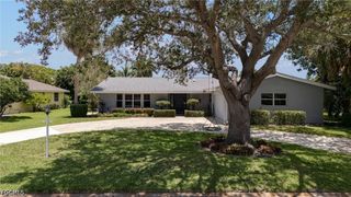 1347 Oaklawn CT, Fort Myers, FL 33919