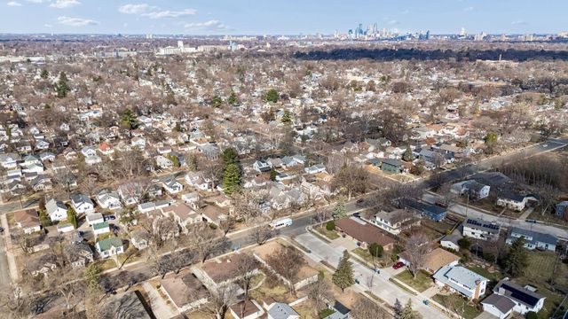 4009 45th Avenue S, Minneapolis, MN 55406