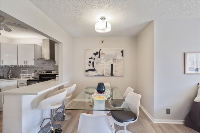 313 Knotty Pine Cir A-2, Green Acres, FL 33463