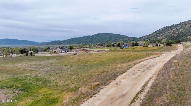 Harness Dr Drive, Tehachapi, CA 93561