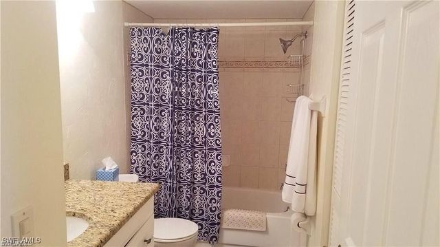 1075 Foxfire LN 309, Naples, FL 34104