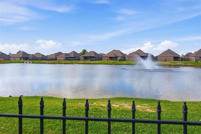 2065 Orleans Run Drive, Lake Charles, LA 70611