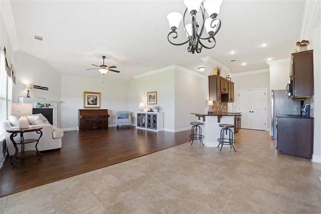 2065 Orleans Run Drive, Lake Charles, LA 70611