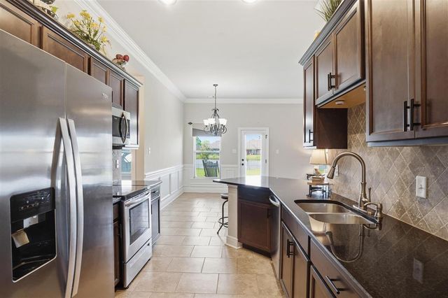 2065 Orleans Run Drive, Lake Charles, LA 70611