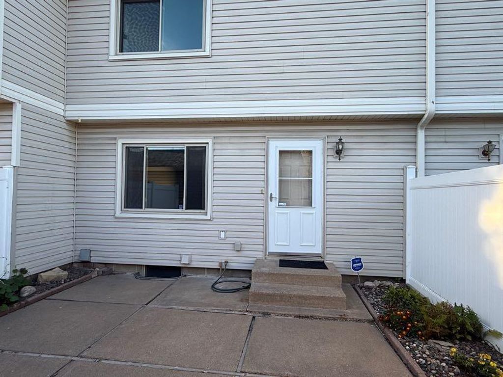 7608 Hampshire Avenue N, Brooklyn Park, MN 55428 — photo 2