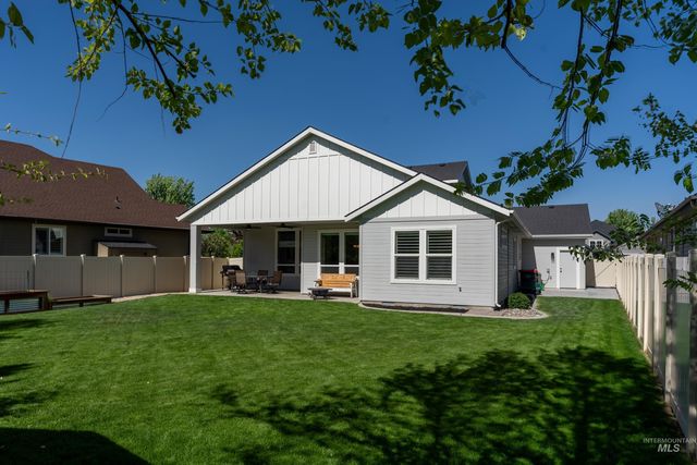2641 N Whitebird Place, Meridian, ID 83646
