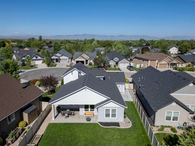 2641 N Whitebird Place, Meridian, ID 83646