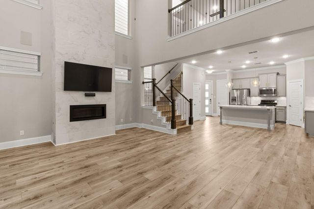 1002 Shepherd Oaks Drive, Houston, TX 77018