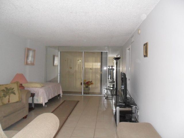 681 S Hollybrook Drive 105, Pembroke Pines, FL 33025