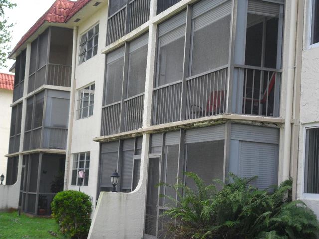 681 S Hollybrook Drive 105, Pembroke Pines, FL 33025