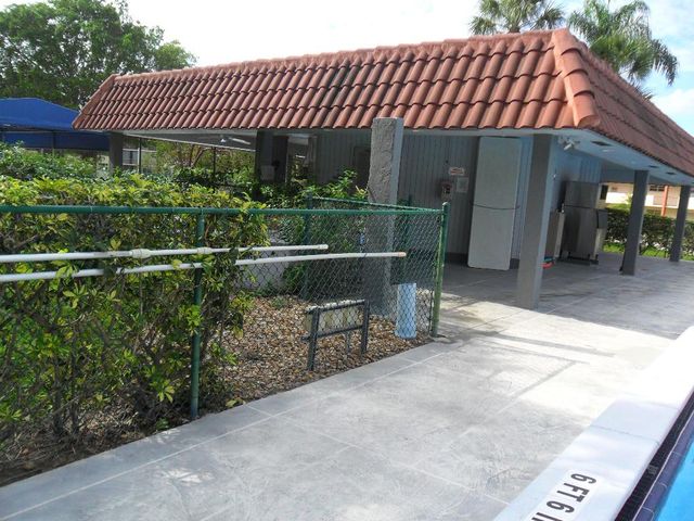 681 S Hollybrook Drive 105, Pembroke Pines, FL 33025