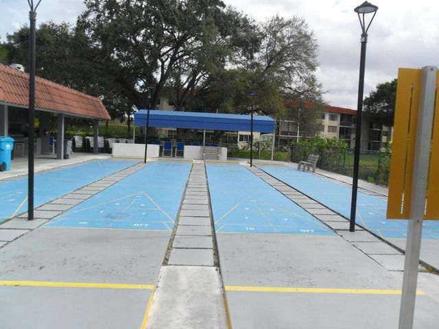 681 S Hollybrook Drive 105, Pembroke Pines, FL 33025