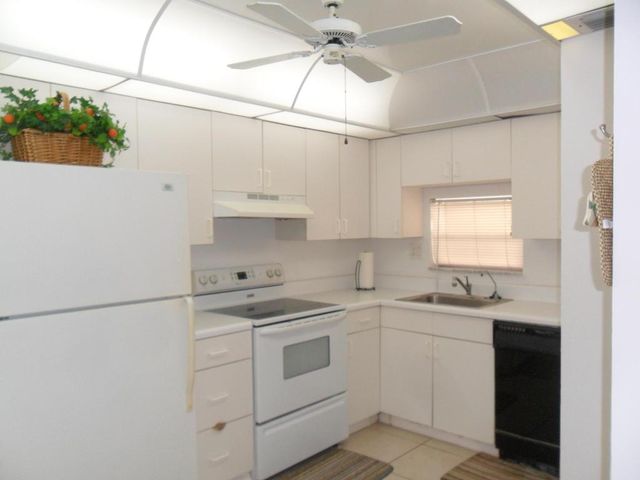 681 S Hollybrook Drive 105, Pembroke Pines, FL 33025