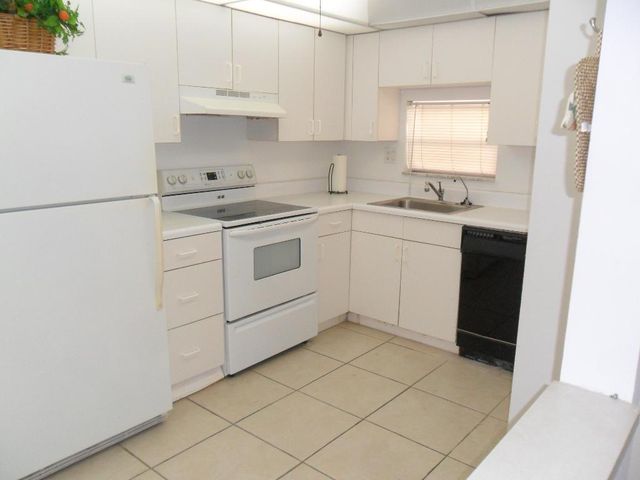 681 S Hollybrook Drive 105, Pembroke Pines, FL 33025