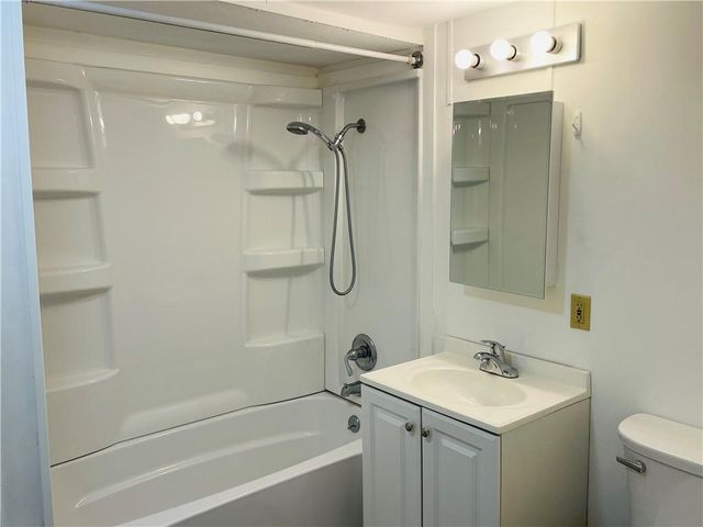602 E Eisenhower Road, Lansing, KS 66043